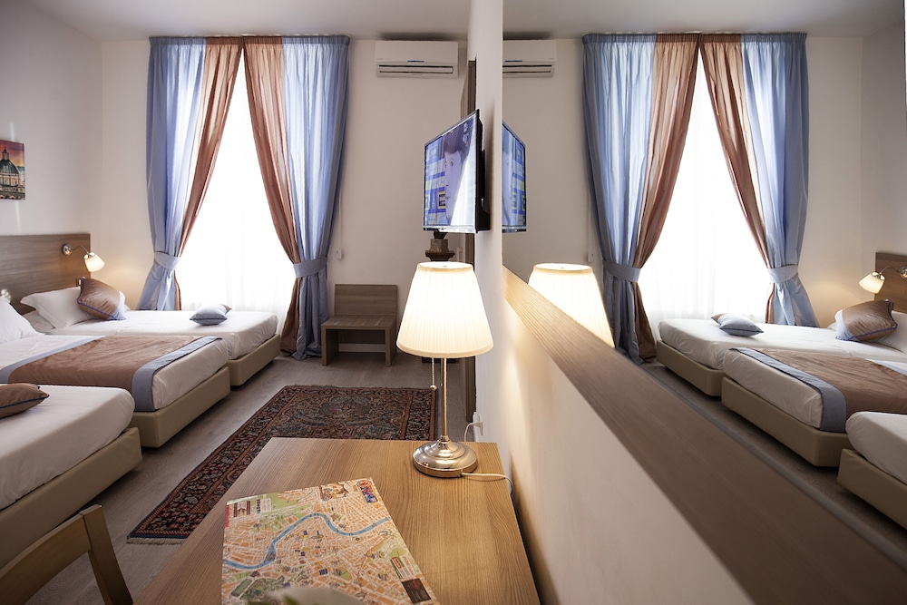 Roman Holidays 20/66