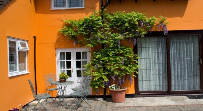 Woodview Bed & Breakfast 12/16