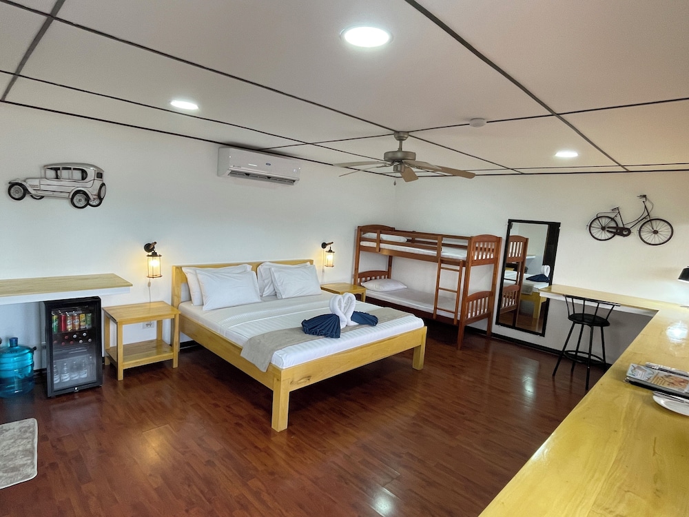 Parrot Resort Moalboal 17/50