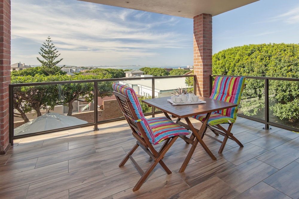 White Shark Guest House 24/50