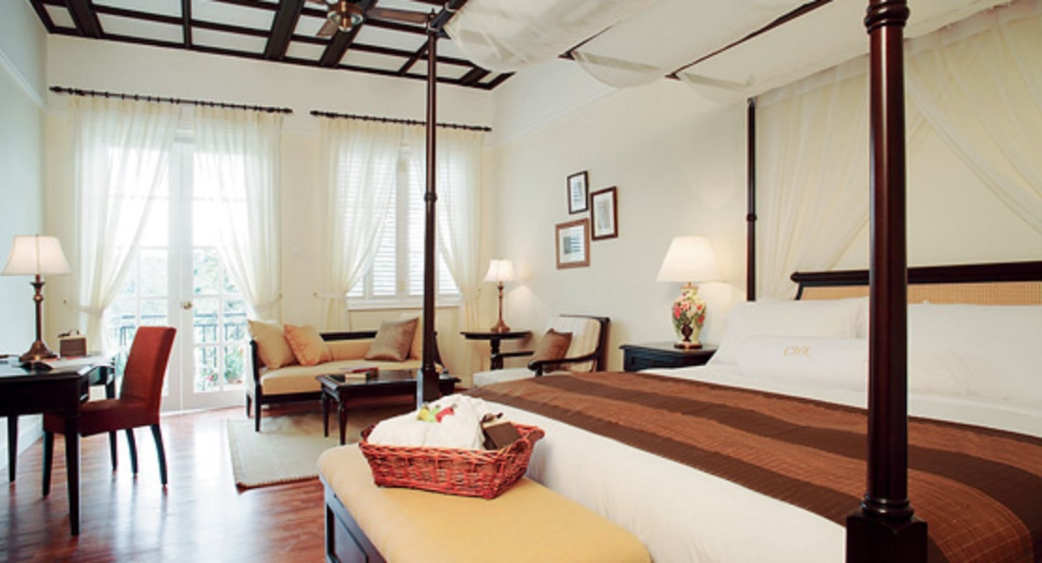 Deluxe, Double or Twin Bed