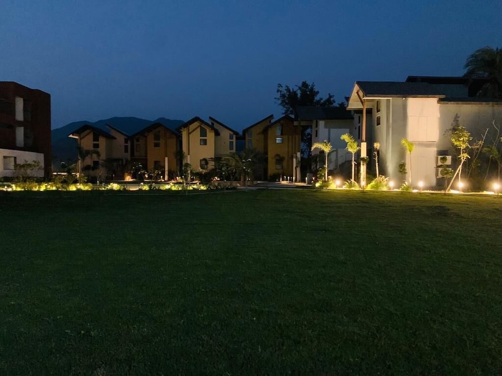 Vinti Resort, Ambaji 13/18