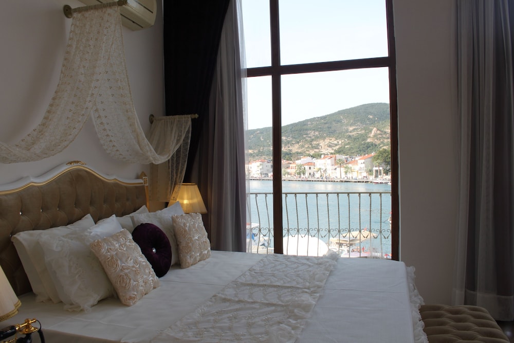 Huri & Nuri Hotel 10/45