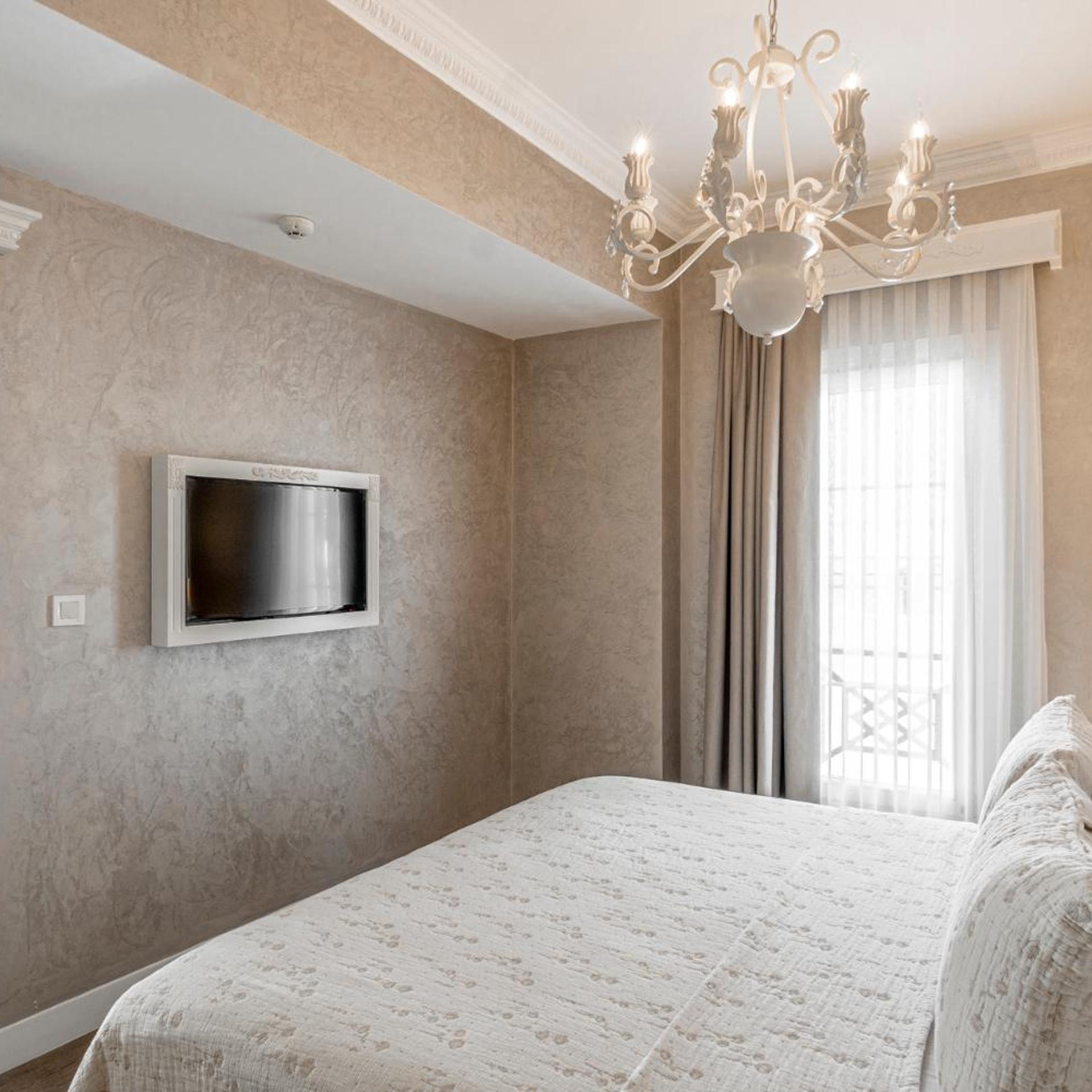 Private, Suite, Hot Tub