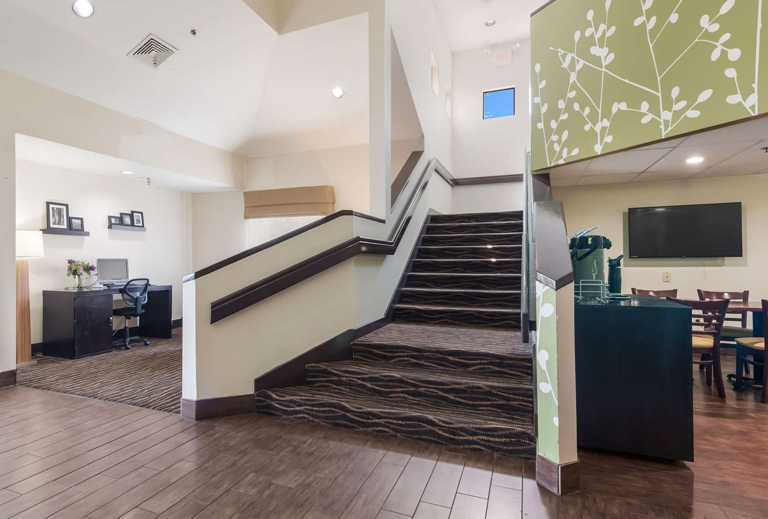 Studio6 Suites - Knoxville, TN - Downtown 6/35