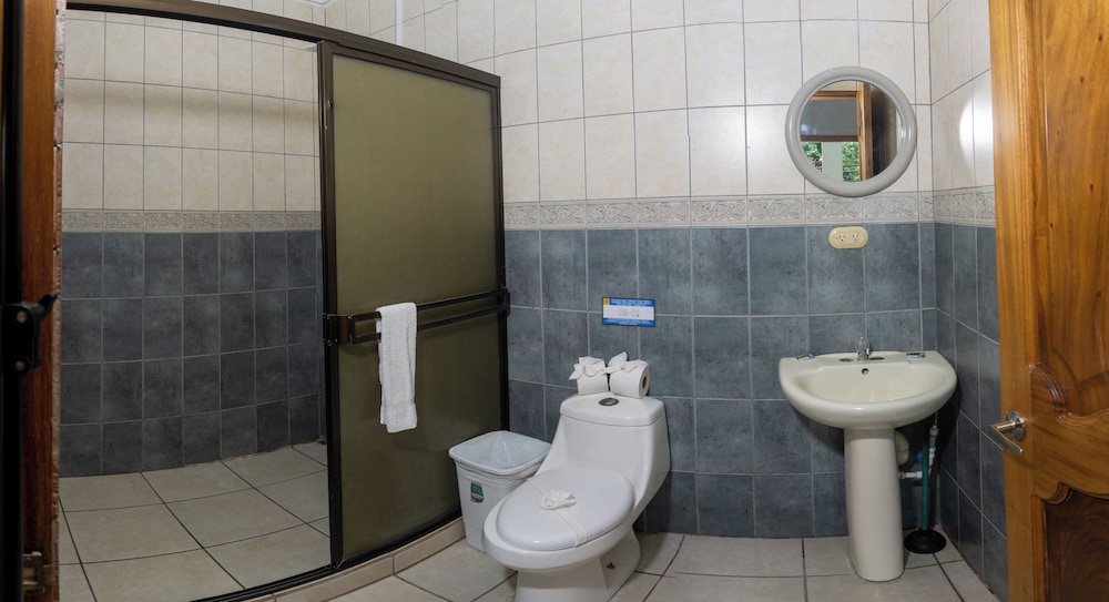 Arenal Hostel Resort 50/50