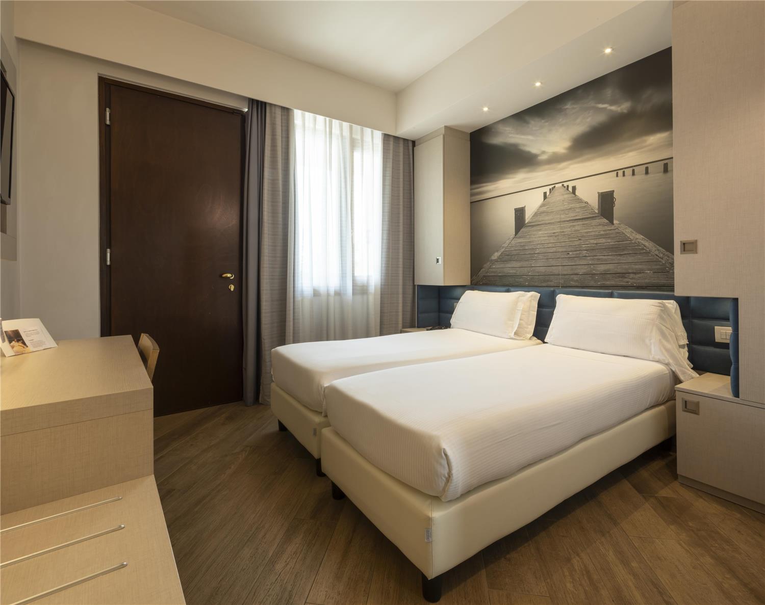 Standard, Convertible Double Bed