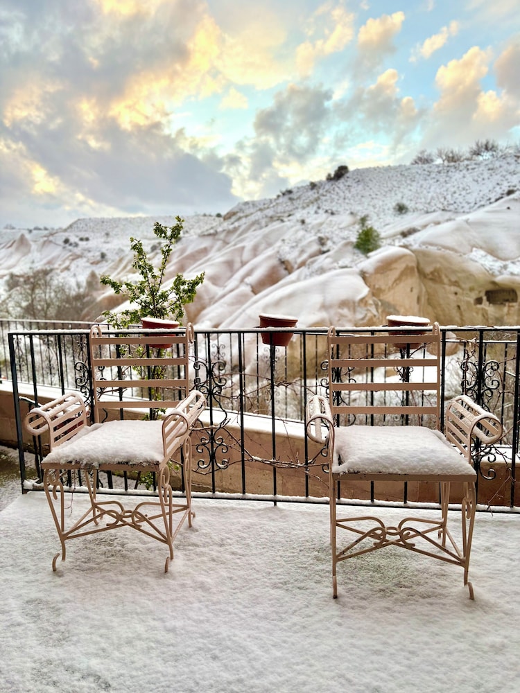 Valley Inn Cave Hotel 41/50