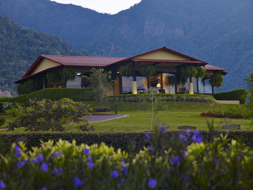 HACIENDA ALTAGRACIA 3/84