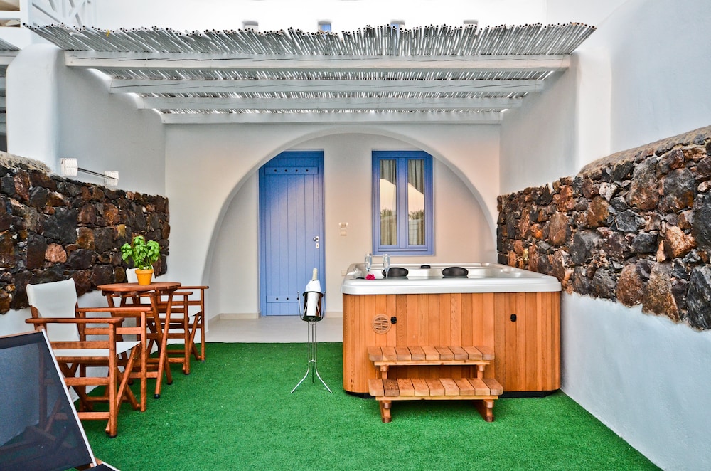 Naxos Island Hotel 70/74