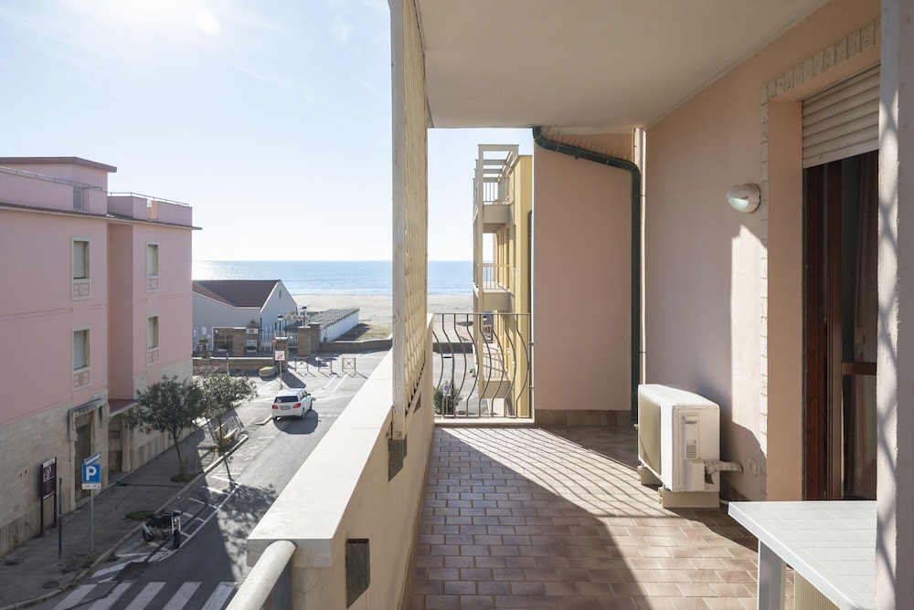 Lola Piccolo Hotel 38/68