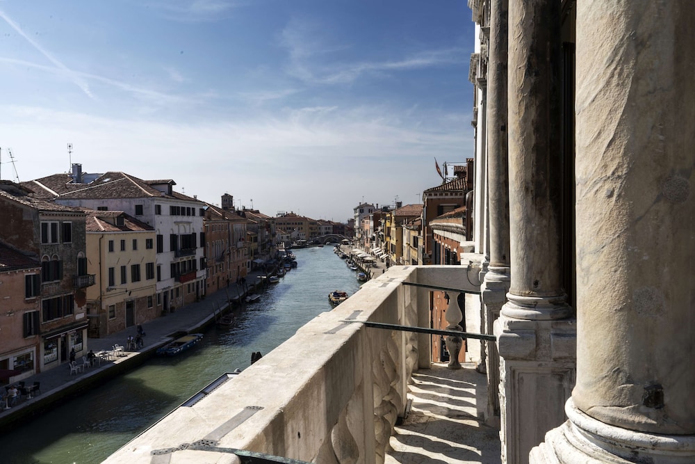 Radisson Collection Hotel, Palazzo Nani Venice 71/77