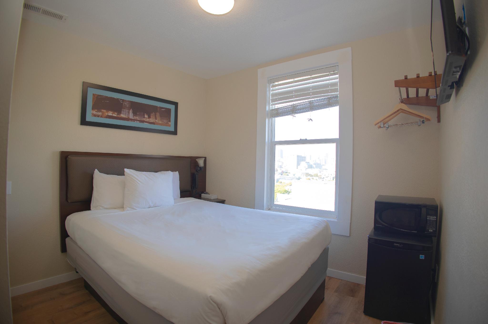 Private, Queen Bed, Private Bathroom
