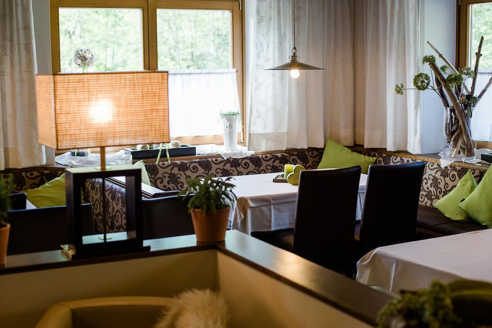 Landhotel Schütterbad 8/74