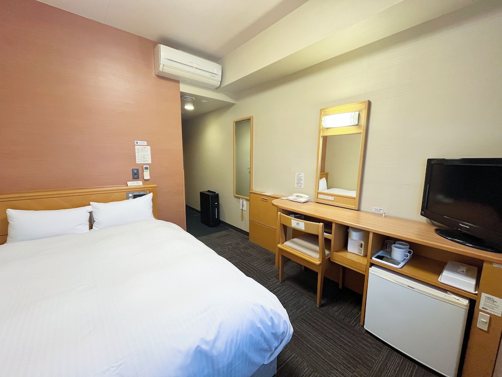 ROOM, SINGLE, SMOKING