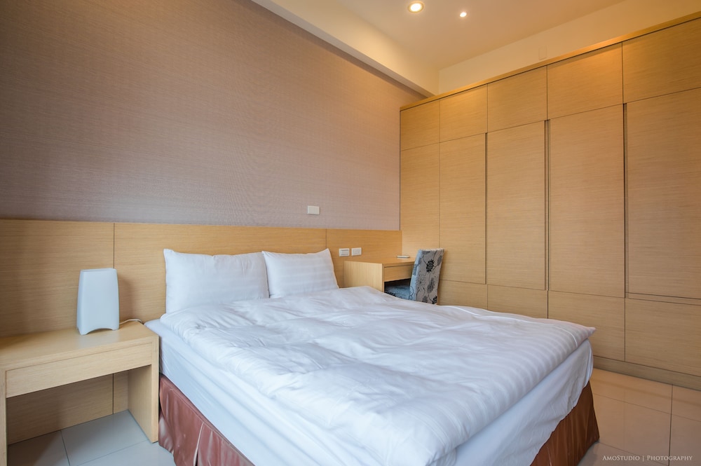 CH Service Apartment 9/48
