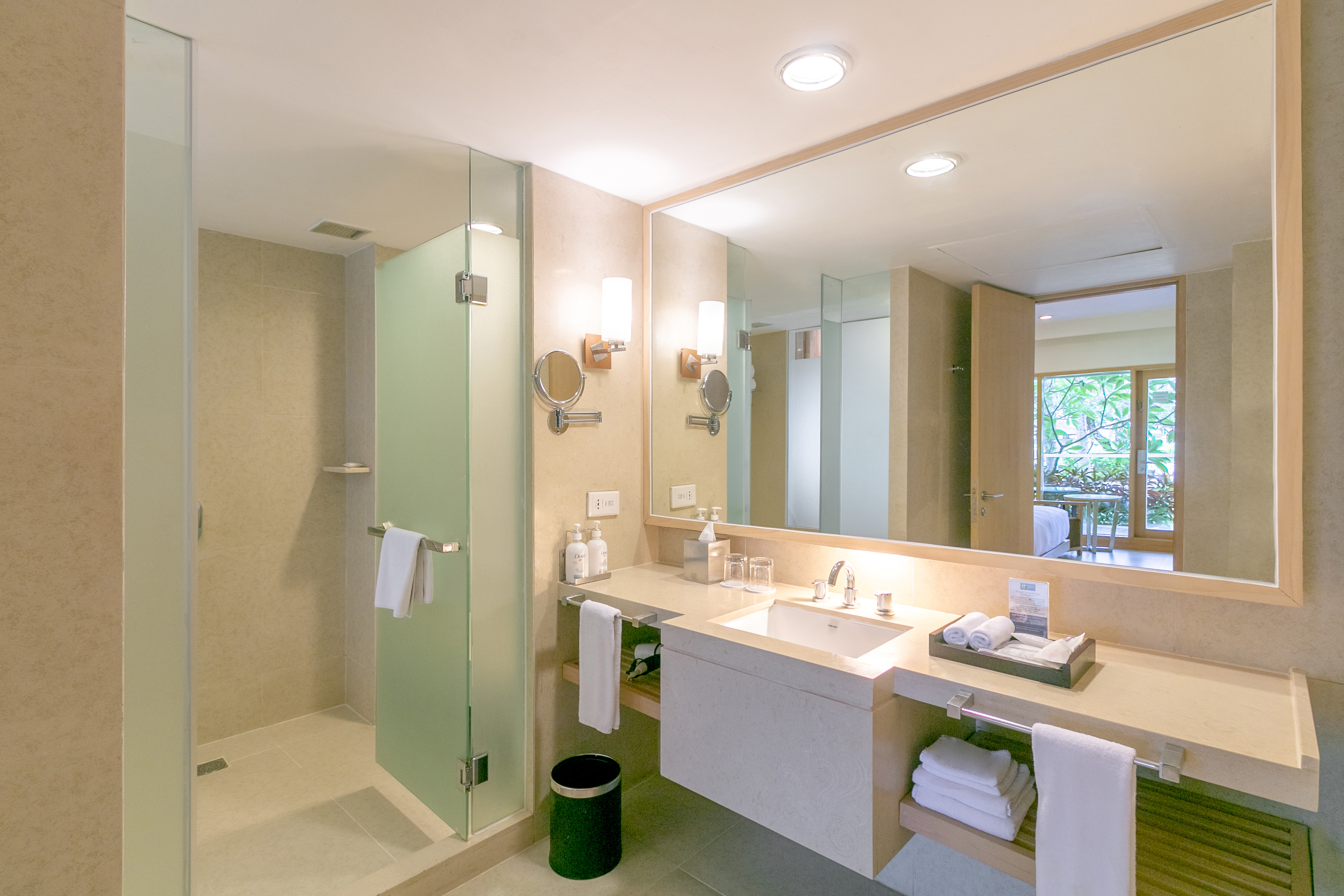 جناح بإطلالة على الحديقة بغرفة نوم واحدة، HOLIDAY INN RESORT BARUNA BALI 5/5