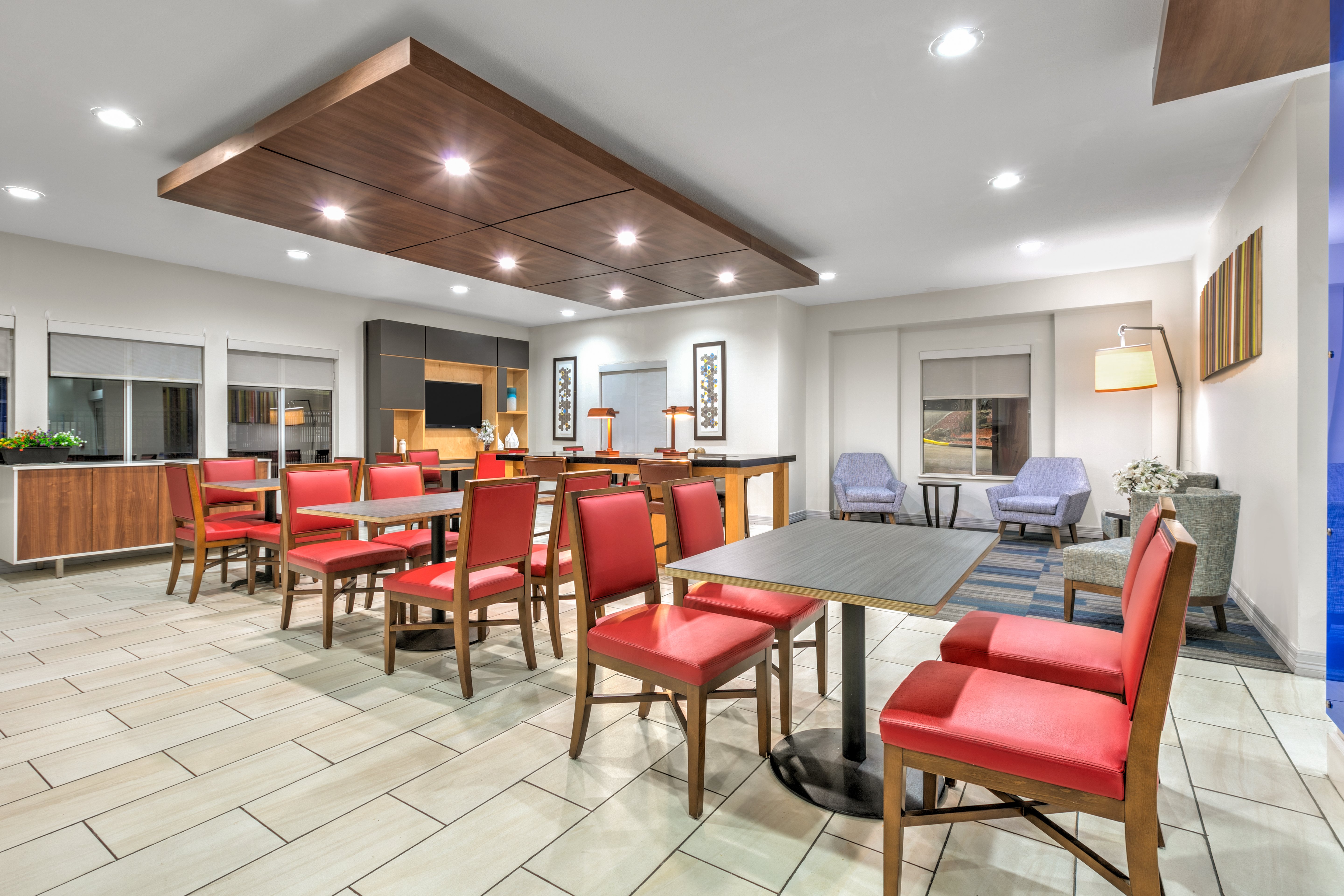 Holiday Inn Express Hotel Suites Livingston 28/37