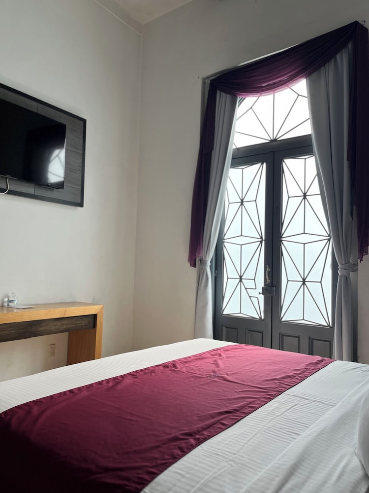 Hotel Alhaja 17/50