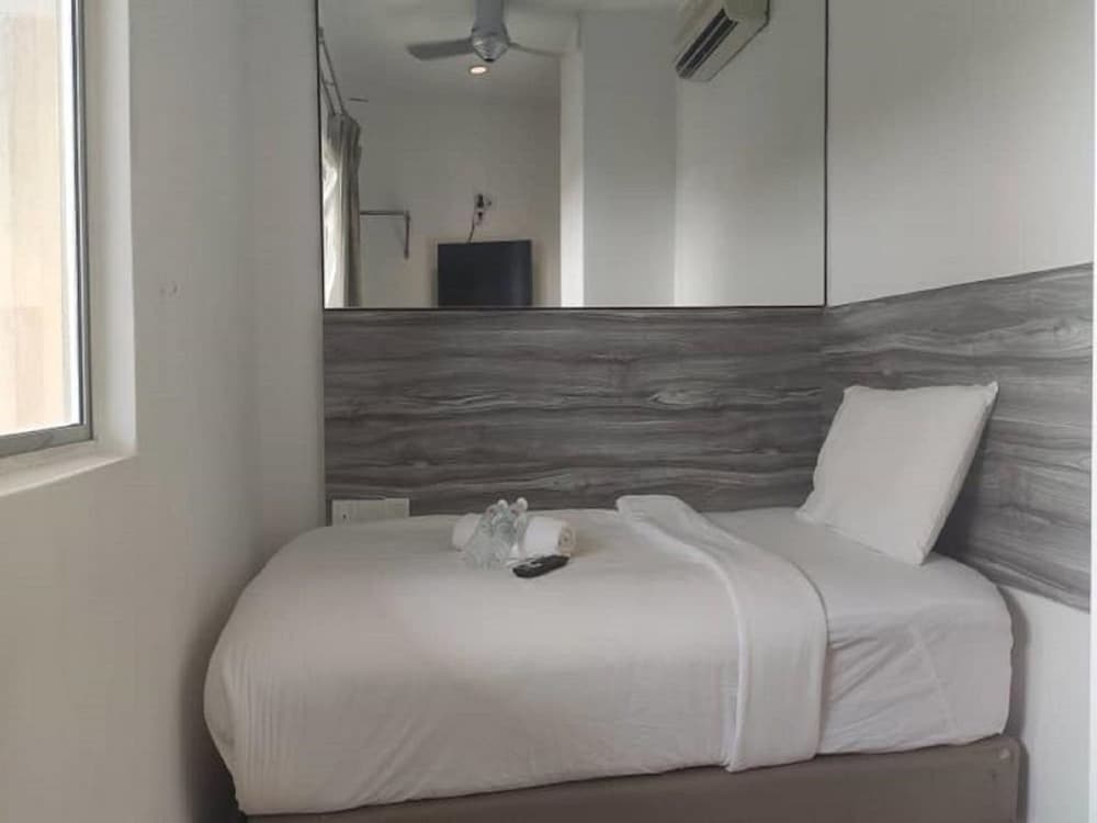 Tropical Hotel at Kota Damansara 12/26