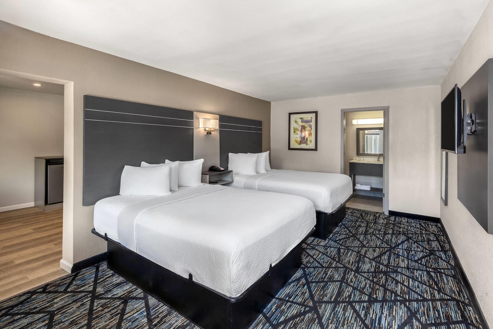 Baymont by Wyndham Dothan 19/48