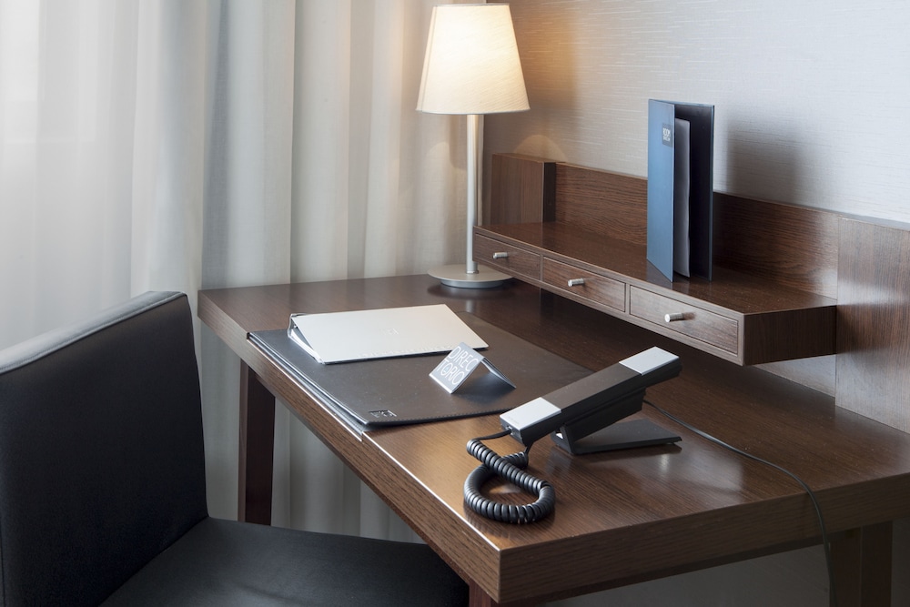 Ac Hotel Gijon 49/50
