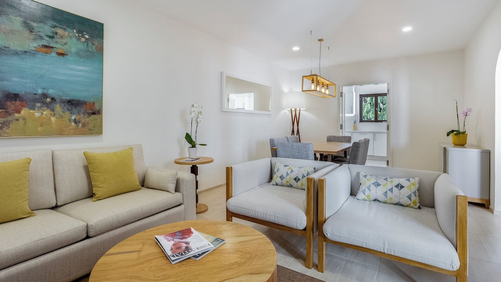 Pine Cliffs Village 48/77