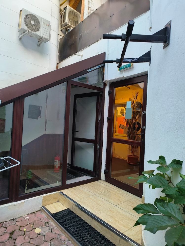 X Hostel Bucharest 3/44