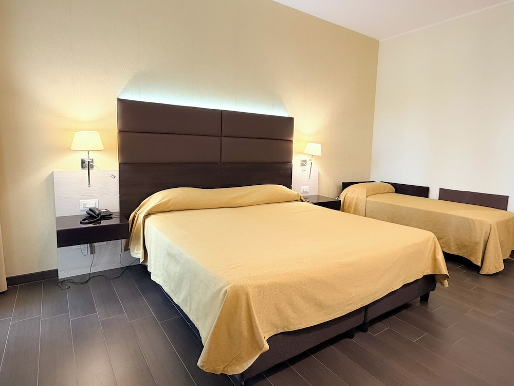 SHotel 12/49