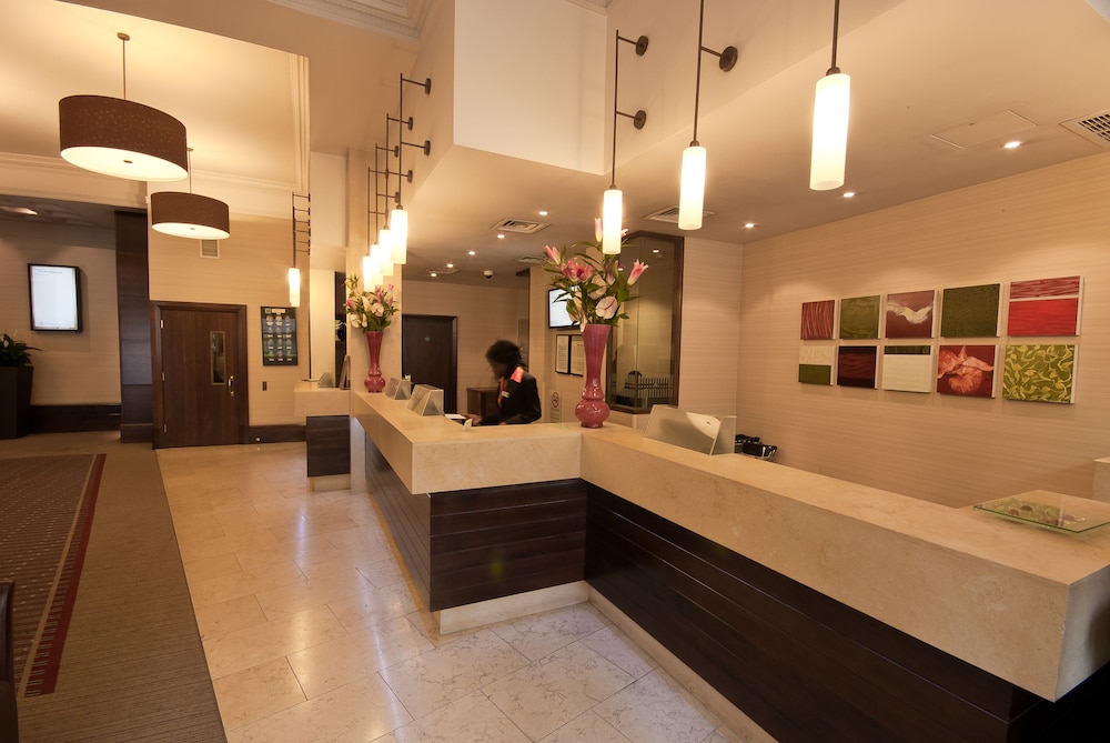 Rembrandt Hotel 6/82