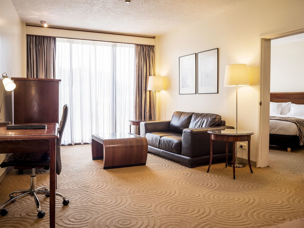 Crown Hotel Port Moresby 48/63