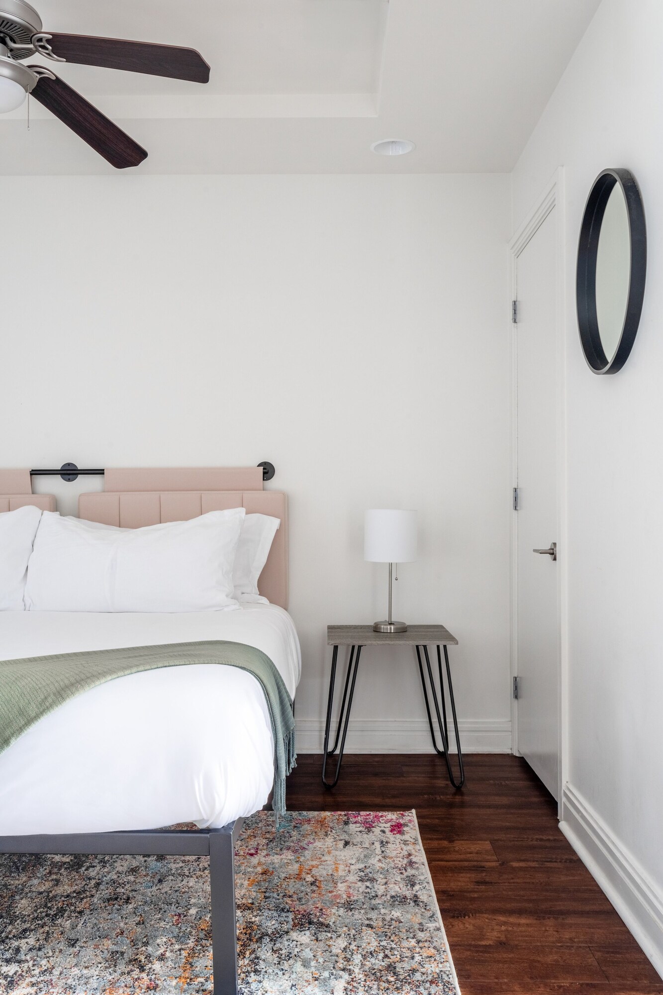 CITY, STUDIO, KING BED, SOFA, KITCHEN