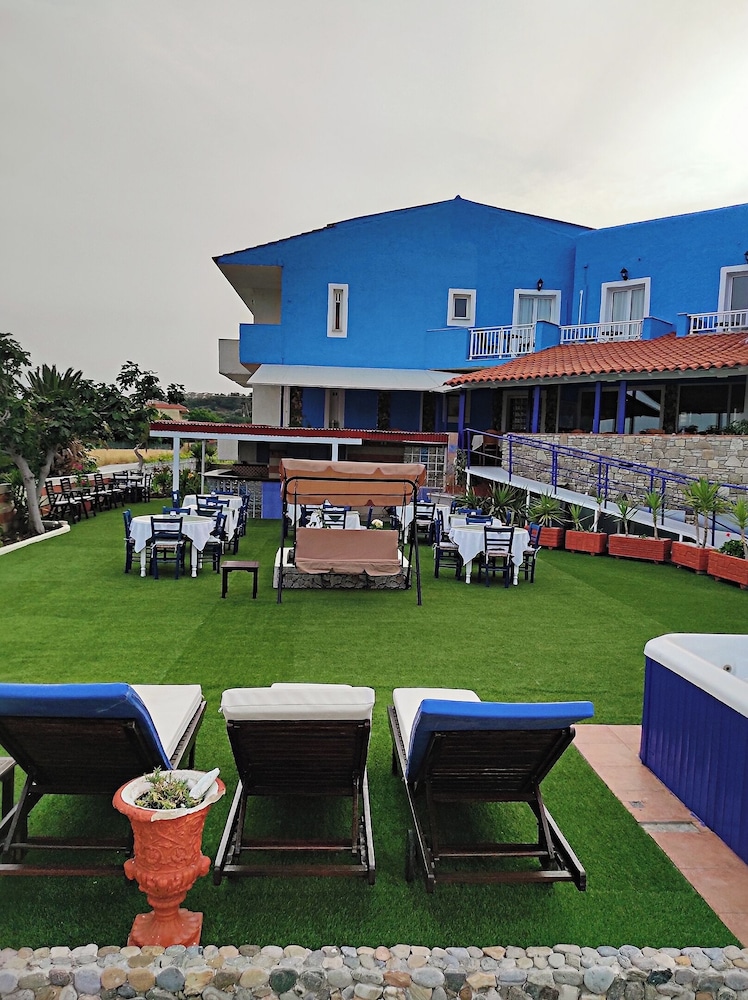 Oceanida Bay Hotel 49/51