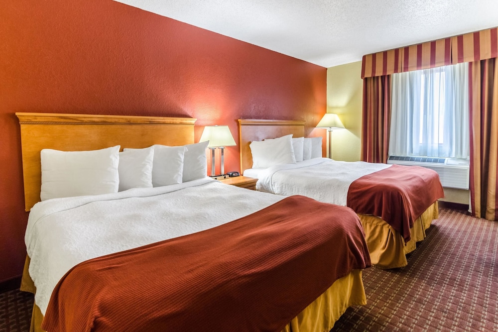 Rodeway Inn & Suites Jacksonville Near Camp Lejeune 16/51
