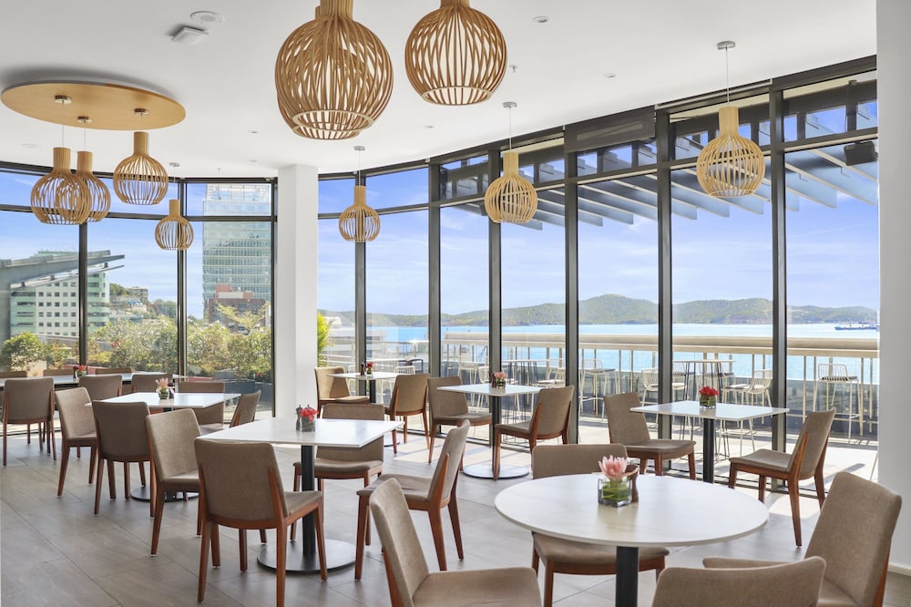 Crown Hotel Port Moresby 51/63