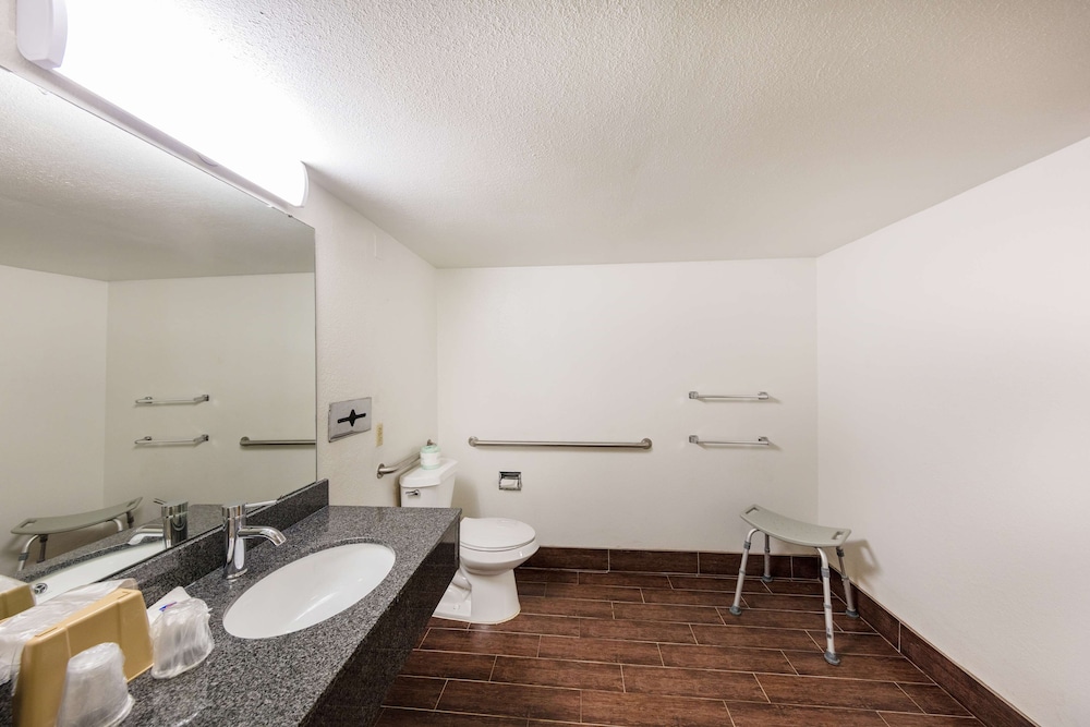 Motel6 Knoxville, TN 45/46