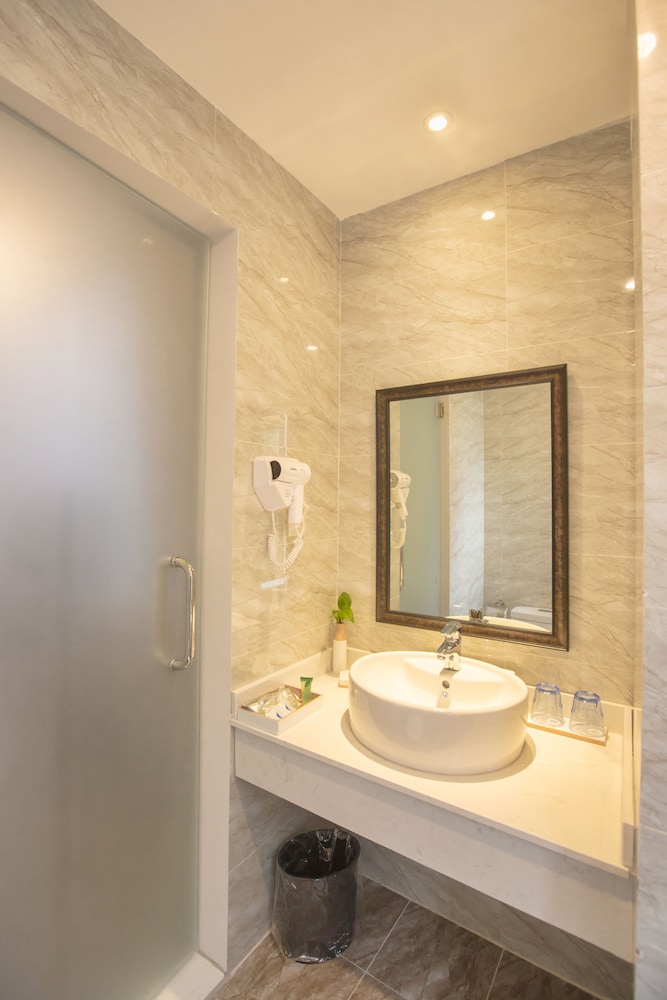 Dinh Ami Hanoi Hotel 59/63