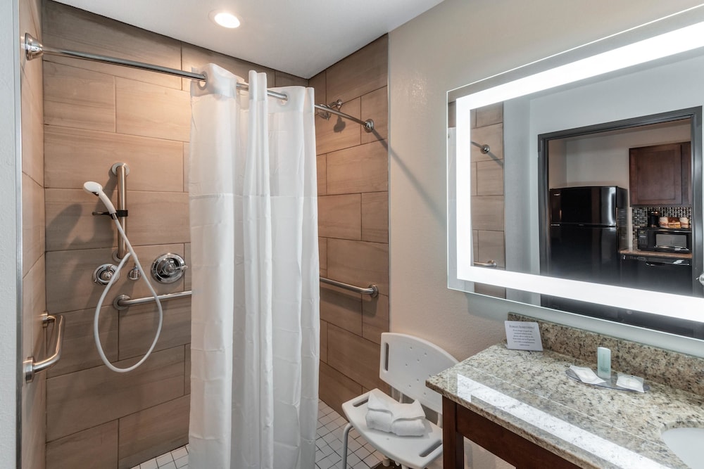 MainStay Suites Denver International Airport 8/44