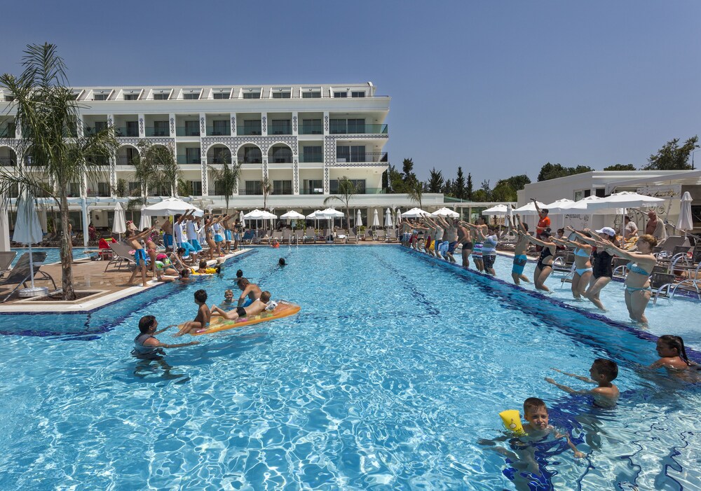 Karmir Resort And Spa Hotel 40/50