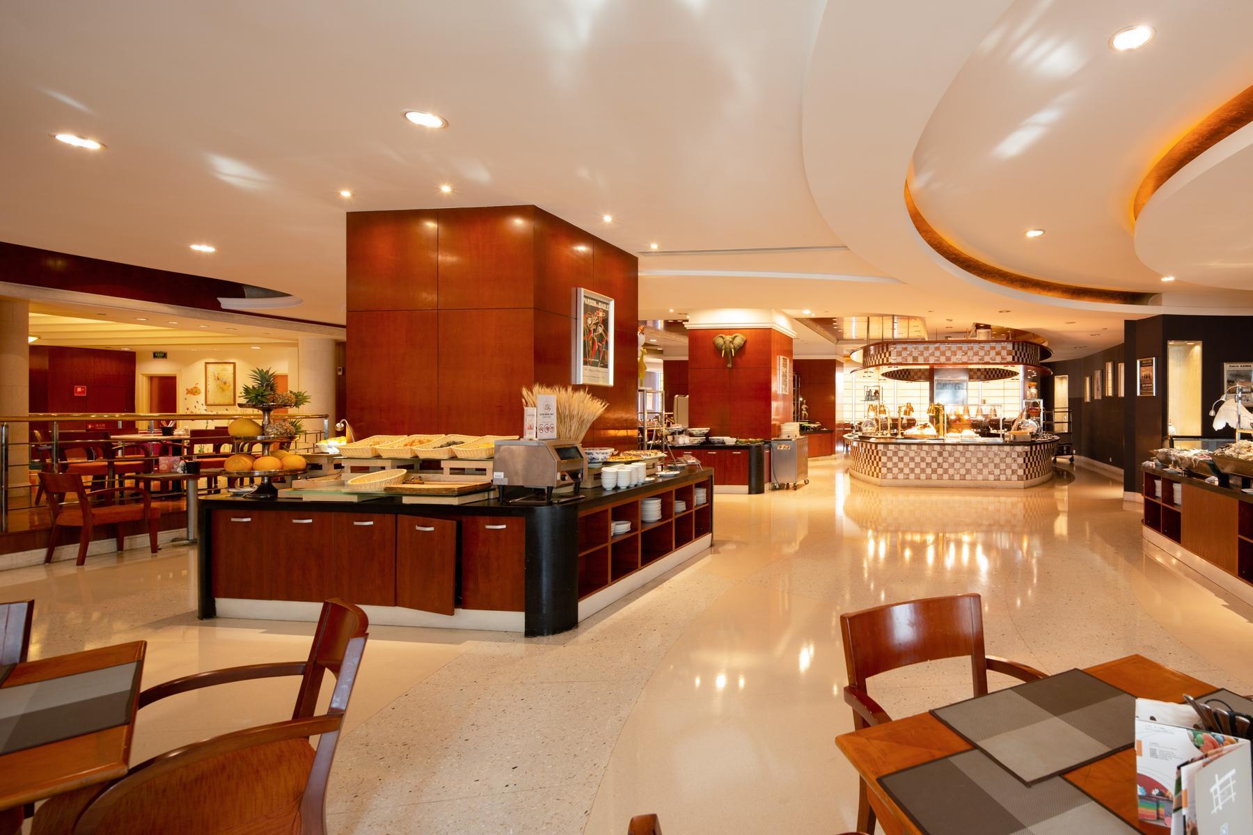 Kai Wah Plaza 19/21