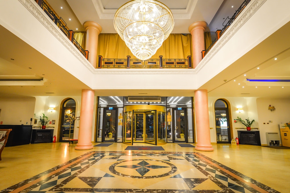 Phoenicia Grand Hotel 9/74