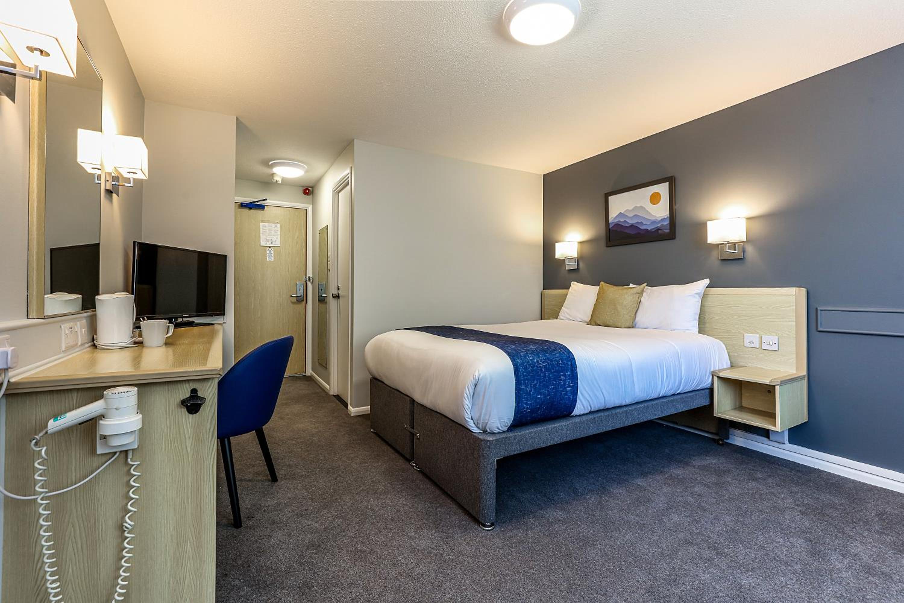 غرفة قياسية بسرير مزدوج، Days Inn by Wyndham Fleet M3 3/4