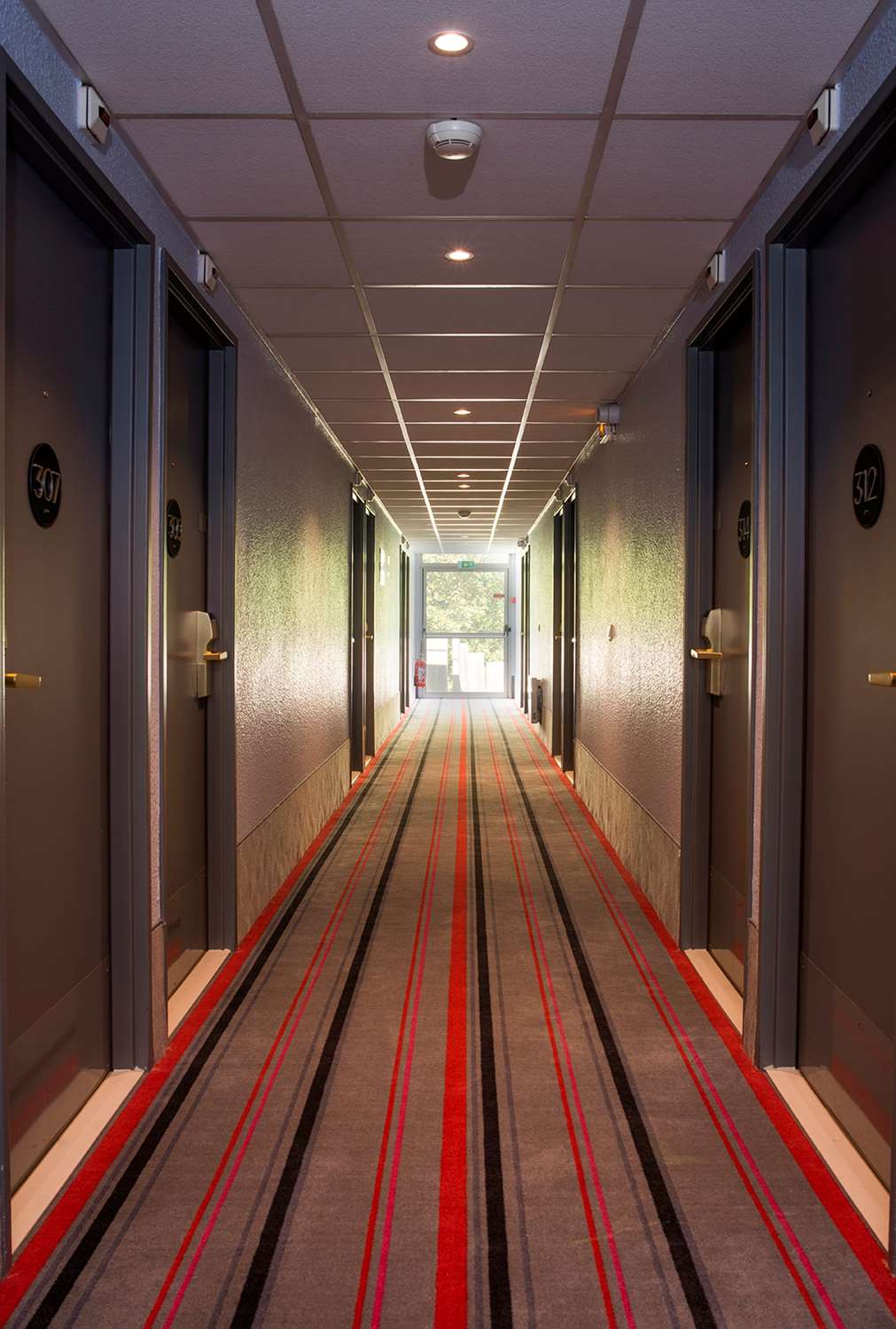 Hotel Inn Design Paris Saint Quentin 1/17