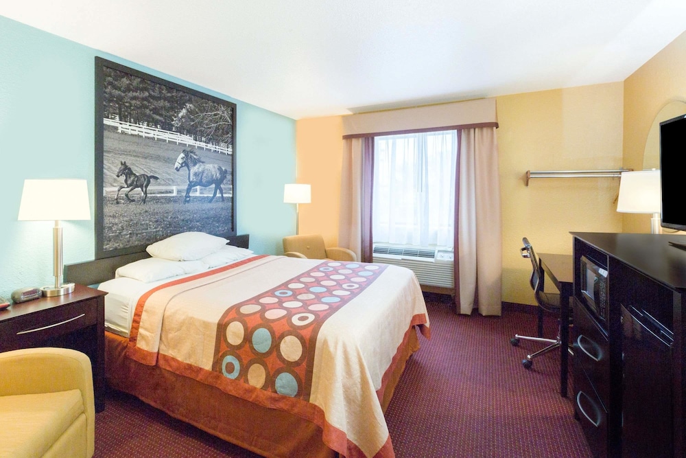 Super 8 By Wyndham Richmond KY 18/40