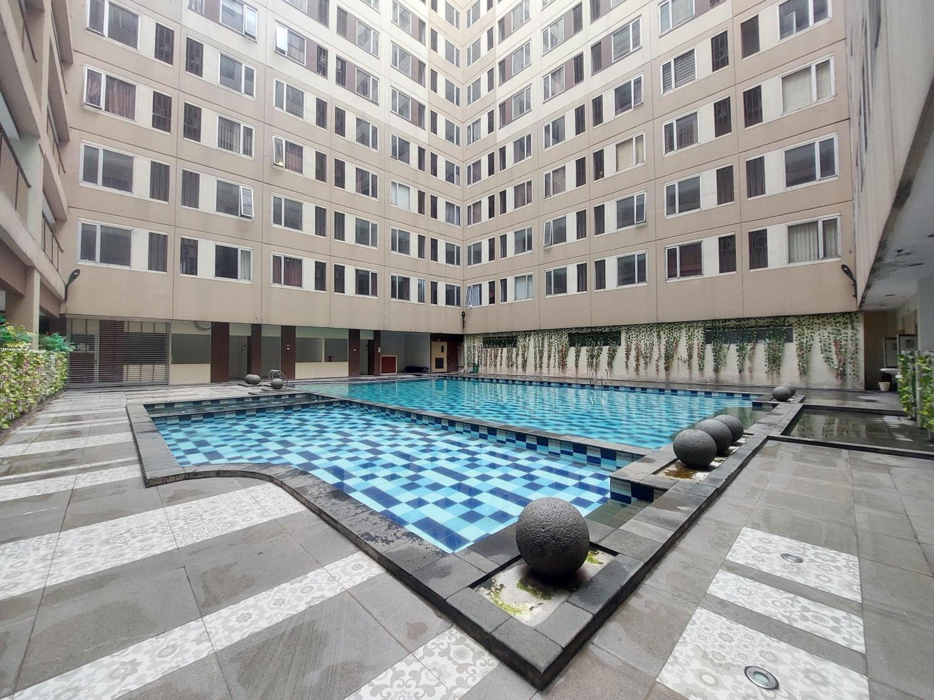 Emerald Apartel 4/51