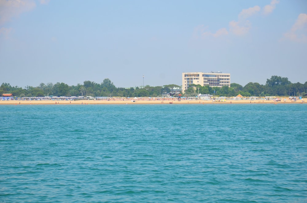 Laguna Park Hotel 55/61