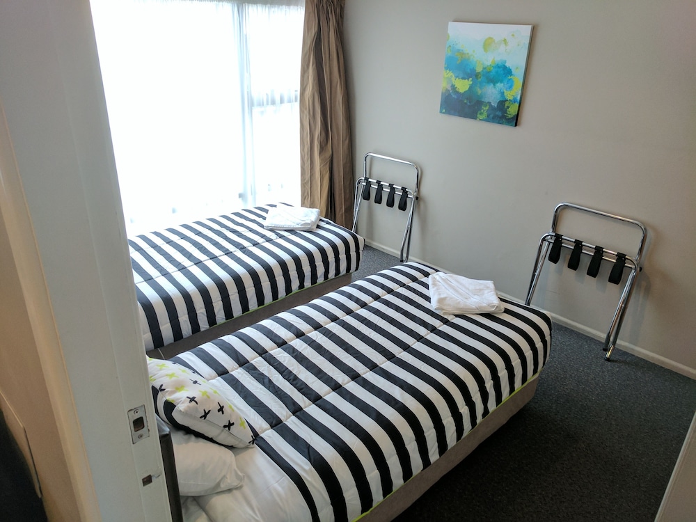 2 BEDROOMS, APARTMENT