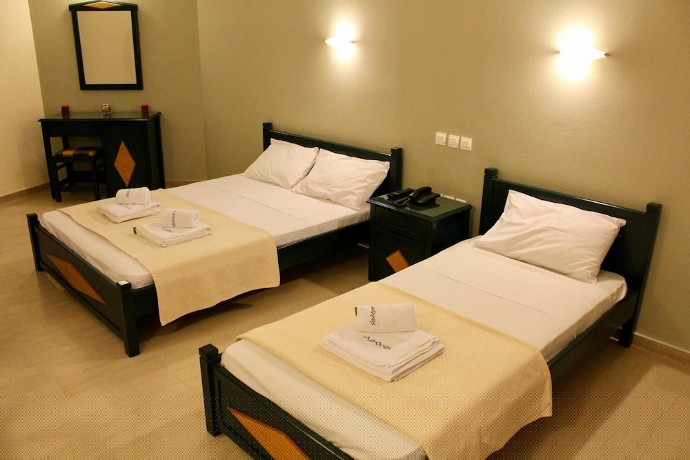 Adonis Hotel 28/57