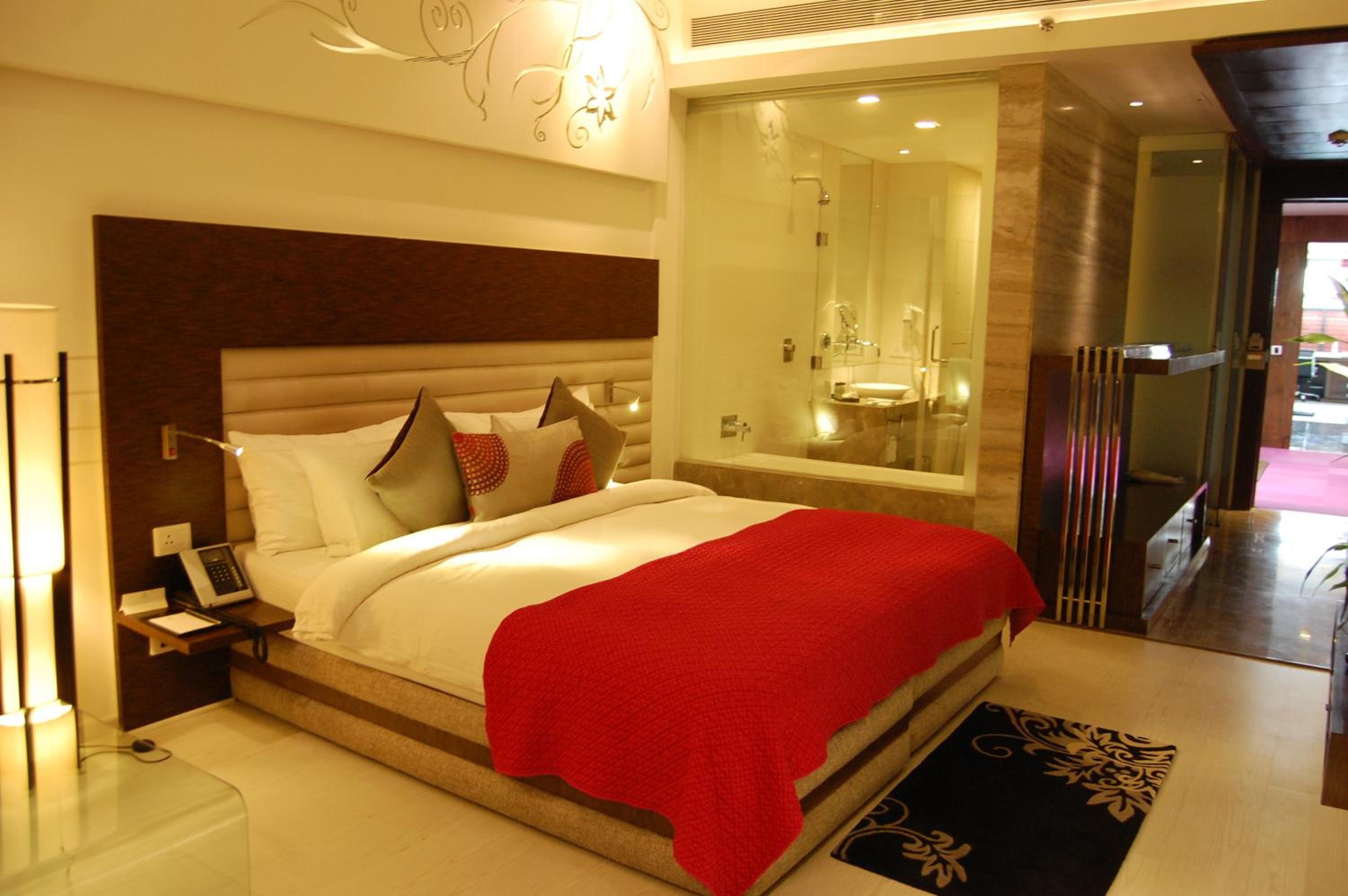 Super, Deluxe, Double Bed