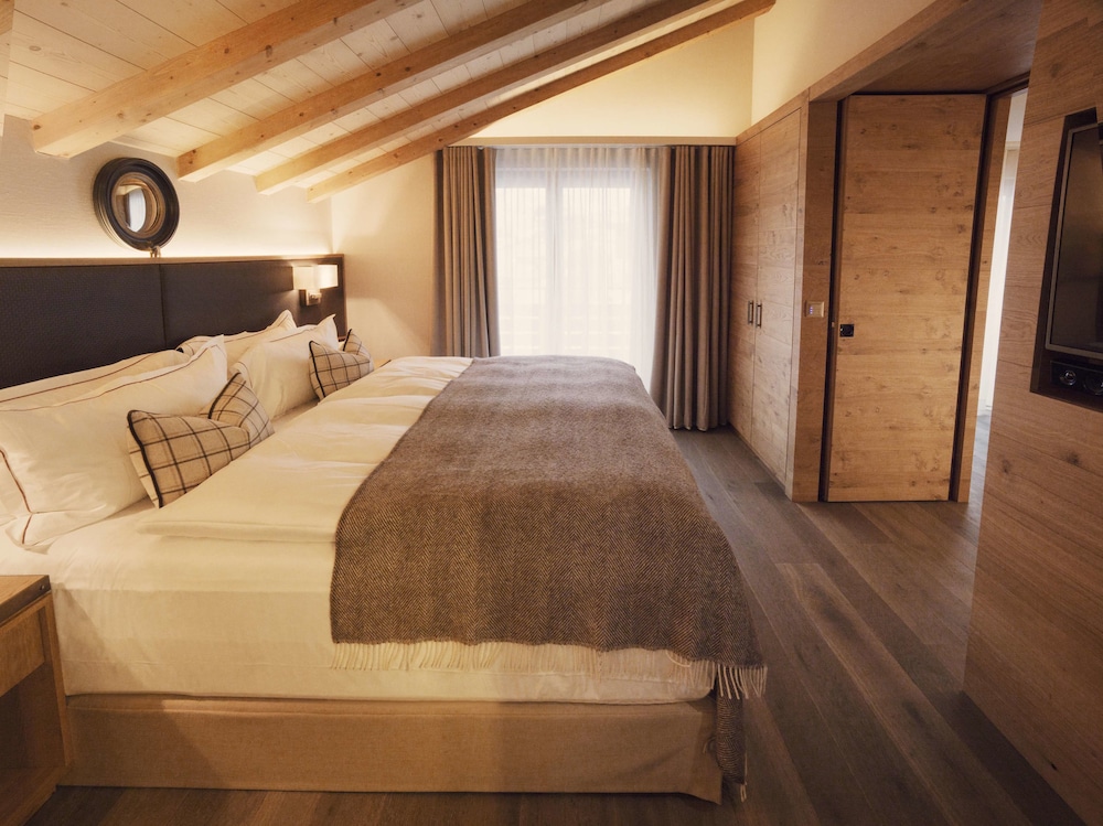 The Capra Saas-Fee 12/50